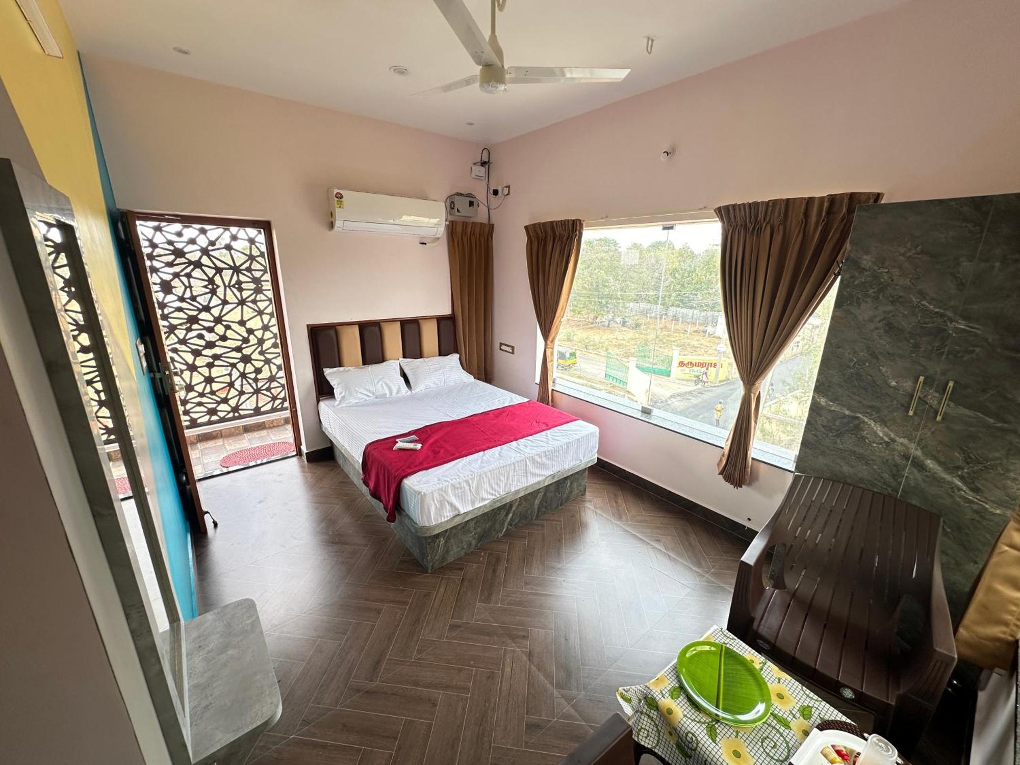 Om Lingeswaran Home Stay Tiruvannāmalai Exterior foto
